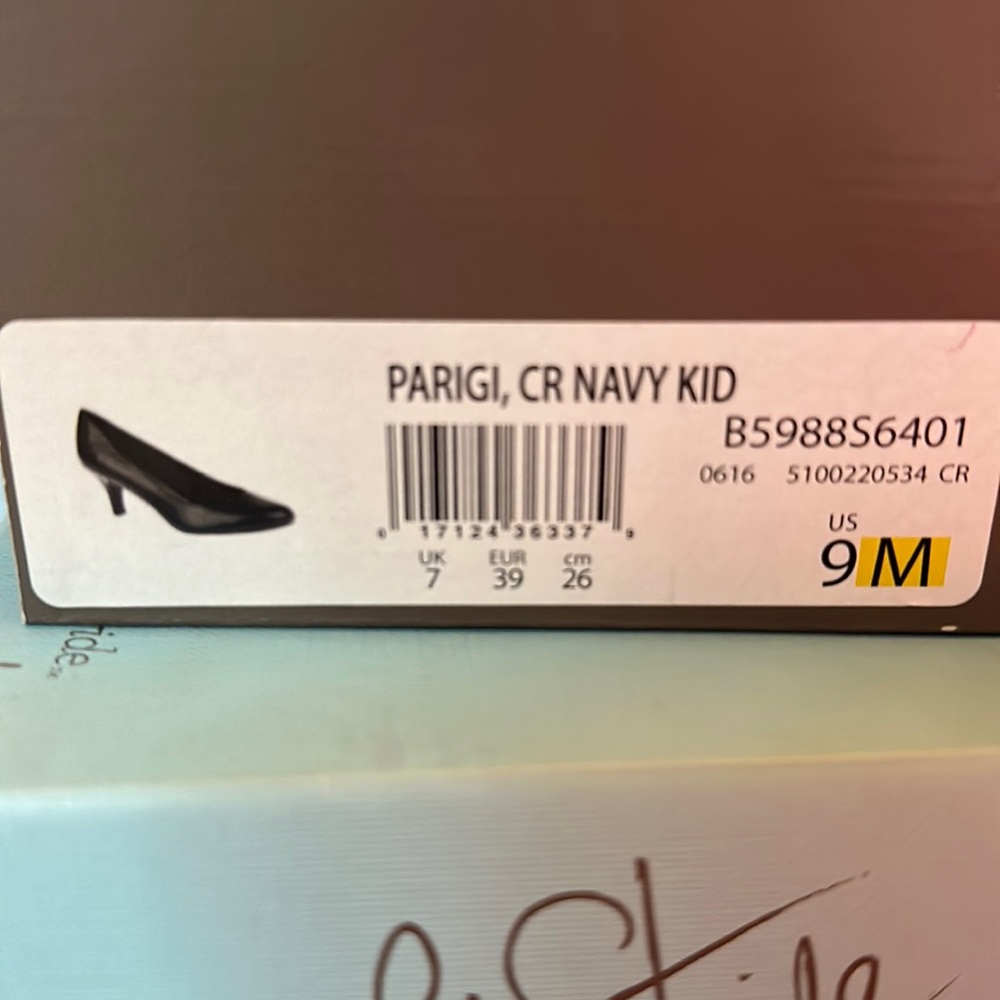 Navy pumps - Picture 5 of 5